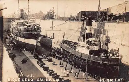 Mexiko Dique Seco Salina Cruz Matrosen Dampfschiffe Hafen RPPC Postkarte