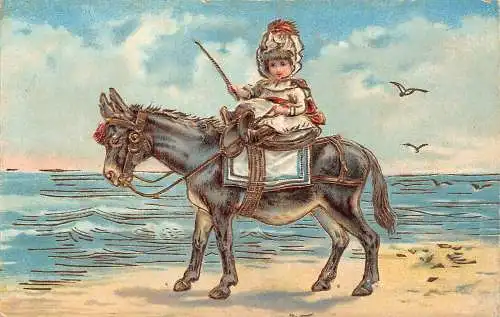 B099 Baby Mädchen reitet Esel am Strand Goldene Details geprägte Postkarte