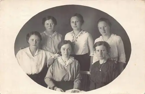 B105 Sozialgeschichte Passepartout Gruppe Reife Frauen Kassel Union RPPC Postkarte