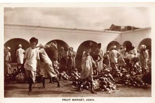 A613 Jemen Aden Obstmarkt Kinder Verkäufer RPPC Postkarte
