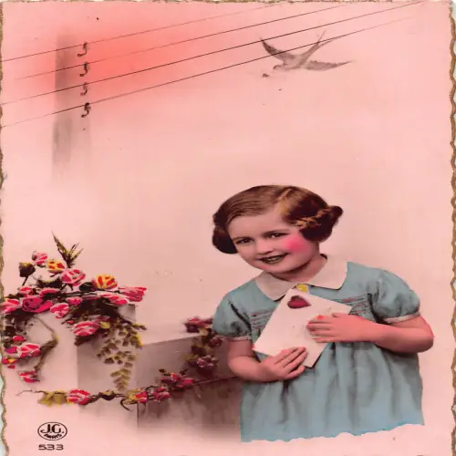 B103 Foto echtes Mädchen hält Liebesbrief Rosen Girlande Vogel Vintage Postkarte