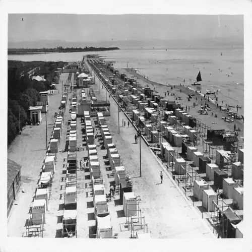 B109 Italien Bagni di Grado Beach RPPC Vintage Postkarte