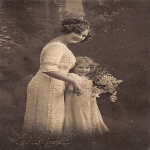 A629 Geburtstagsgrüße 1912 Mutter und Tochter Kleid Blumen Postkarte