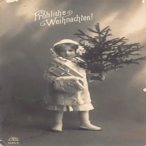 A632 Weihnachtsgrüße 1913 Mädchen hält Geschenk und Tannenbaummuff RPPC Postkarte