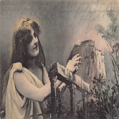 A633 Kunst Mysteriöse Frau betrachtet im Tempel 1904 Vintage Postkarte