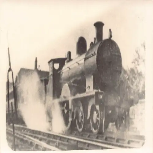 B122 Transport Dampfzug im Bahnhof RPPC Vintage Postkarte