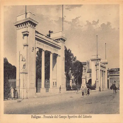 A653 Italien Foligno Frontale del Campo Sportivo del Littorio Vintage Postkarte