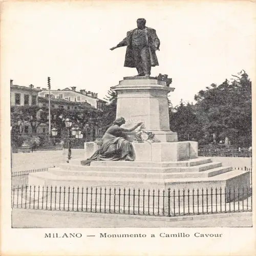 A655 Italien Milano Milan Monumento a Camillo Cavour Vintage Postkarte
