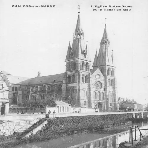 A657 Frankreich Chalons sur Marne L'Eglise Notre Dame Canal de Mau Vintage Postkarte