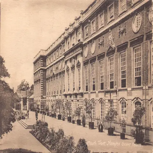 B127 England South Front Hampton Court Palace Vintage Postkarte