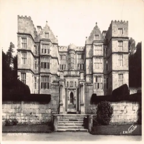 B130 England Fountains Hall RPPC Vintage Postkarte