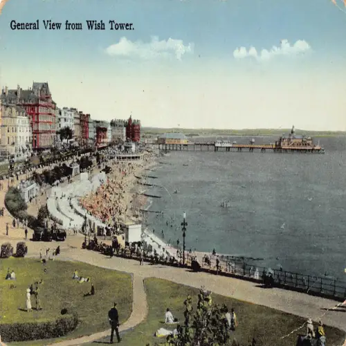 B127 England Eastbourne Gesamtansicht vom Wish Tower Vintage Postkarte