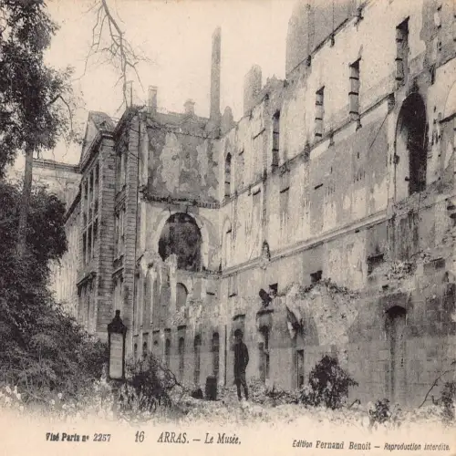 A683 Frankreich Arras Museum Ruinen WWI Katastrophe Postkarte