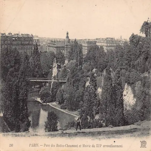 A683 Frankreich Paris Parc des Buttes Chaumont et Mairie XIX Arrondissement Postkarte