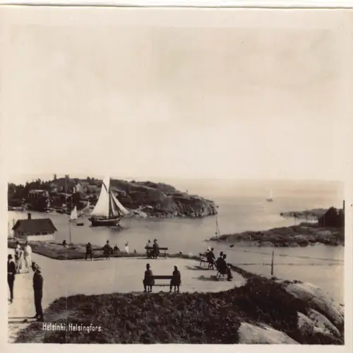 A666 Finnland Helsinki Helsingfors Promenade Meer Boot RPPC Postkarte