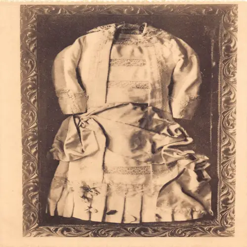 A701 Religiöses weißes Kleid der seligen Therese vor dem Allerheiligsten Sakrament Postkarte