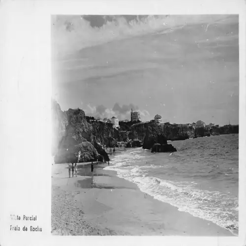 A710 Portugal 1953 Vista Parcial Freia da Rocha Beach RPPC Vintage Postkarte