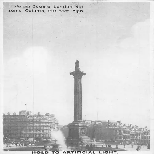L477 England London Trafalgar Square Nelson's Column HLT Vintage Postkarte