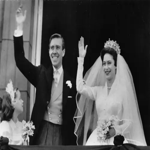 A721 British Royalty Princess Margaret and Antony Armstrong Jones RPPC Postkarte