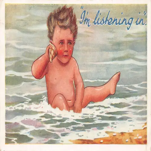 A721 Holiday 1934 Boy Listening to Sea Shell in Sea Beach Vintage Postkarte
