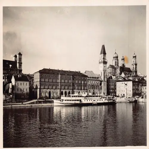 B136 Deutschland Passau Donaukai mit Rathaus Rathaus Dampfschiffe RPPC Postkarte