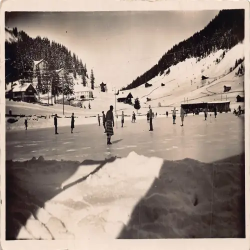 L478 Schweiz Morgins Eisbahn RPPC Vintage Postkarte