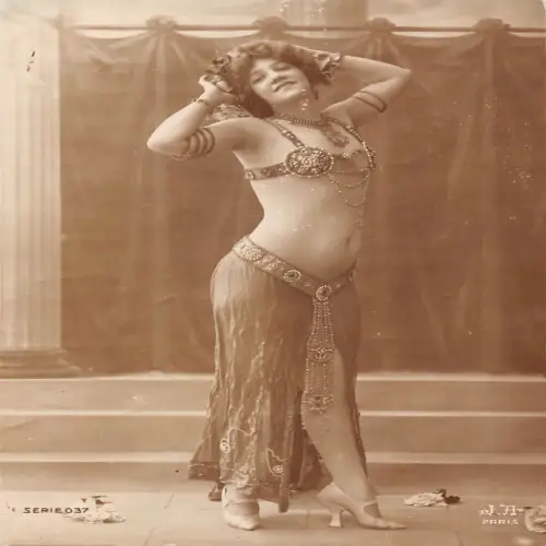 L479 Glamour Akt Risque Schönheit Echtfoto Blanko Rückseite Vintage Postkarte