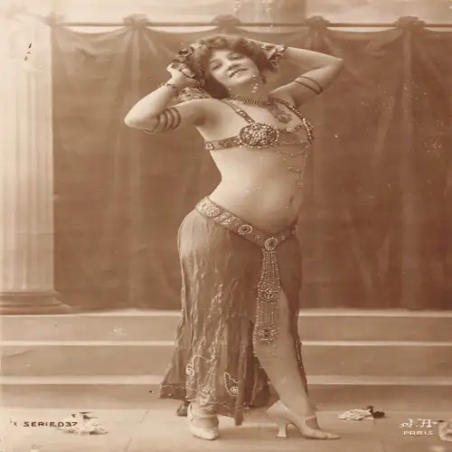 L479 Glamour Akt Risque Schönheit Echtfoto Blanko Rückseite Vintage Postkarte