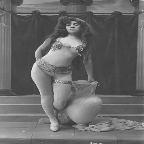 L479 Glamour Akt Risque Schönheit Echtfoto Blanko Rückseite Vintage Postkarte