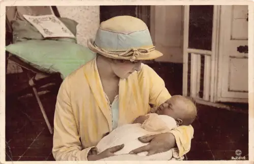 A737 Edwardianische britische Schauspielerin Miss Gladys Cooper und Baby John RPPC Postkarte