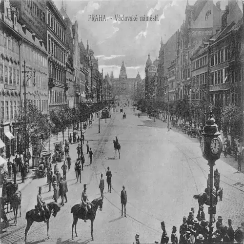 A742 Tschechien Vaclavske namesti Praha Prag Polizisten Reiten Uhr Postkarte