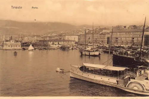 A746 Italien Triest Porto Hafen Schiffe Boote Vintage Postkarte