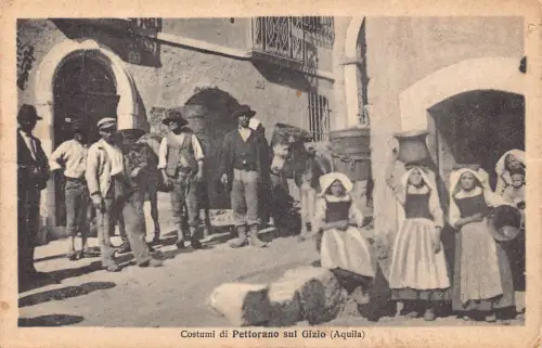 A746 Italien 1930 Costumi di Pettorano sul Gizio Aquilla Bauern Keramik Postkarte