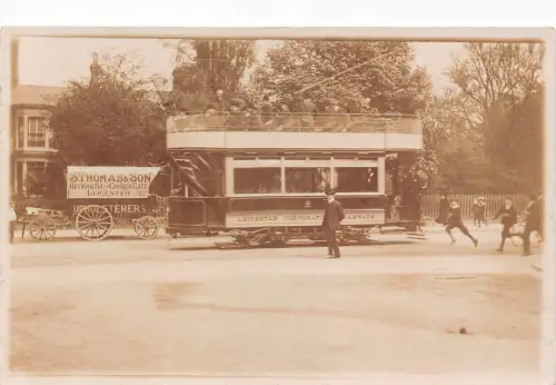 L481 England Leicester Straßenbahn mit S Thomas Lieferfahrzeug RPPC Vintage Postkarte