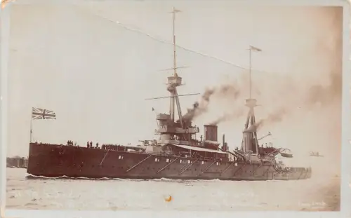 L481 England HMS Indomitable Kriegsschiff RPPC Vintage Postkarte
