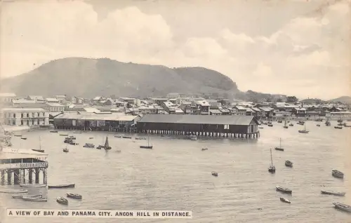 A814 Panama Blick auf Bucht und Panama City Ancon Hill Marina Hotel Boote Postkarte
