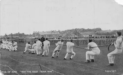 A739 Sport Tauziehen Möge das beste Team Seilspiel gewinnen Vintage Postkarte