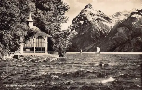 Schweiz Tellskapelle und Urirotstock Boote Vintage Postkarte