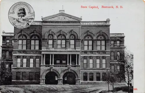 A848 US North Dakota Bismarck State Capitol Vintage Postkarte