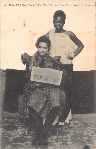 A620 Martinique Fort de France Ureinwohner Frauen lesen Les Colonies Zeitung Postkarte