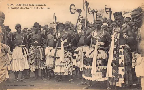 A902 Senegal Gruppe von Häuptlingen Feticheure Stamm Ureinwohner afrikanische Männer ethnische Postkarte