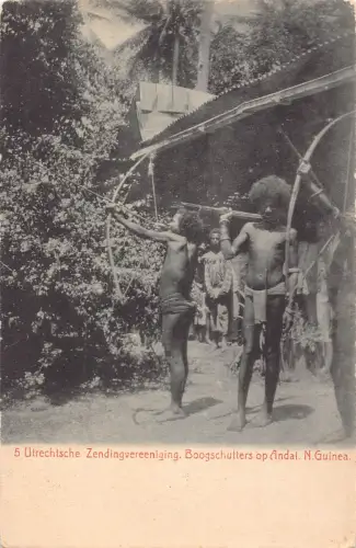 B643 Papua-Neuguinea Utrecht Missionary Society Native Archers Andai Postkarte