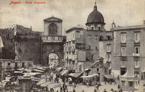 L278 Italien Napoli Neapel Porta Capuana Tor Markt Geschäfte Wagen Vintage Postkarte