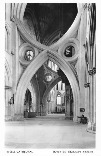 L243 England Wells Cathedral Interior Inverted Transept Arches RPPC Postkarte
