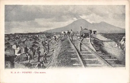 A013 Italien Pompeji Ausgrabungen Eisenbahner Vintage Postkarte