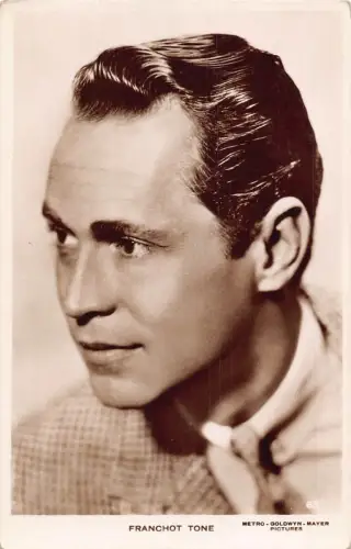 Filmstar Franchot Ton amerikanischer Schauspieler Portrait RPPC Postkarte B835