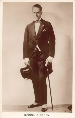 Filmstar britischer Schauspieler Reginald Denny im Kostüm RPPC Vintage Postkarte B834