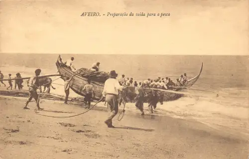 B661 Portugal Aveiro Preparacao da saida para a pesca Fischerboot Meer Postkarte