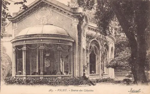 A185 Frankreich Vichy Source des Celestins Vintage Postkarte