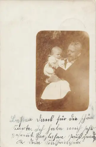 L351 Familienfoto 1907 Tochter und Vater Kind Brille weißes Kleid Postkarte